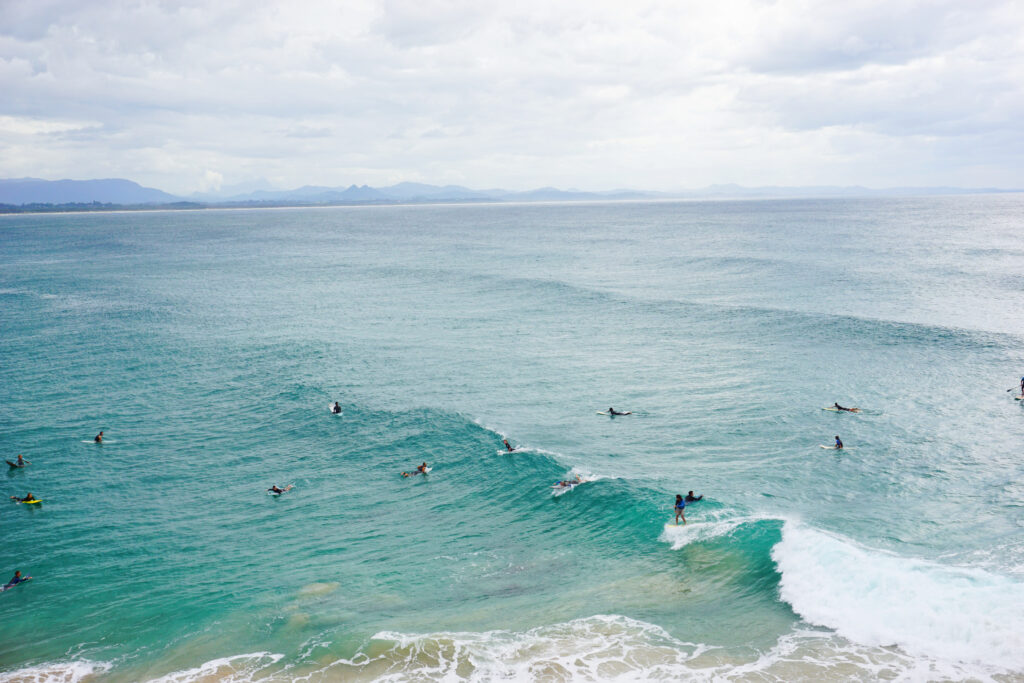 Vegan in Australia - watching the surfers in Byron Bay